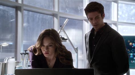 Danielle Panabaker and Grant Gustin i 2023