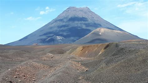 [OC] [1600x900] Pico do Fogo Volcano Cape Verde #Music #IndieArtist # ...