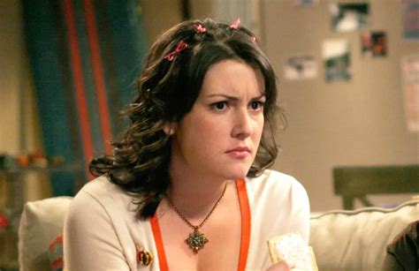 Melanie Lynskey Attempted to Leave Two and a Half Men After Season 1 ...