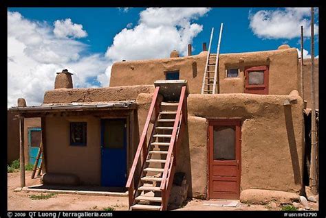 Picture/photo (Ladders): Multi-story pueblo houses with ladders. Taos ...