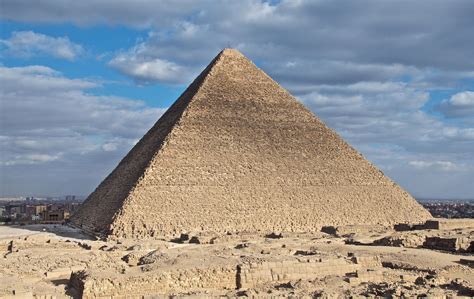 The Pyramids Of Giza - A Testament to Manual Labor