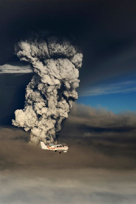 Iceland's Grimsvotn Volcano Erupts | Time