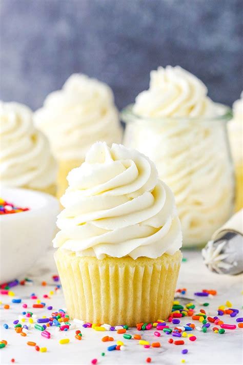 The Best Vanilla Buttercream Frosting | Quick & Easy No Fail Recipe ...