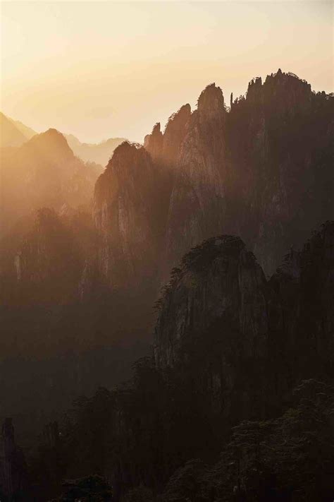 A famous Huangshan Sunrise | Story | Hero Traveler