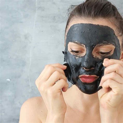 Easy DIY Charcoal Peel Off Mask Anyone Can Make at Home (Try this ...