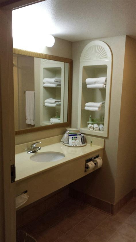 HOLIDAY INN EXPRESS & SUITES BROOKSVILLE WEST AN IHG HOTEL - Updated ...