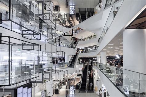 Interiors: The Heart of the Shopping Mall - ArchiExpo e-Magazine