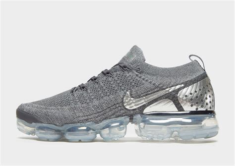 Nike Air VaporMax Flyknit 2 - Shop online for Nike Air VaporMax Flyknit ...