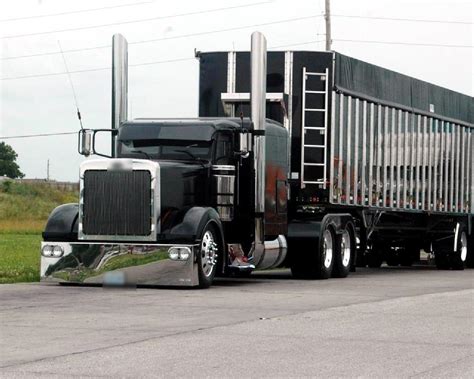 Peterbilt's Most Famous Models Specs- Peterbilt 389 - Truck Lovers