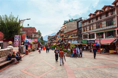 Mall Road Shimla - Amazing place to hang out, shopping & relaxing