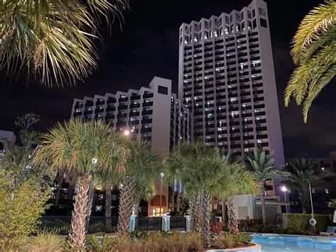 Review: Hilton Orlando Buena Vista Palace - Live and Let's Fly