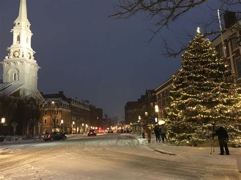 Christmas in Portsmouth, NH always makes me feel happy and cozy ...