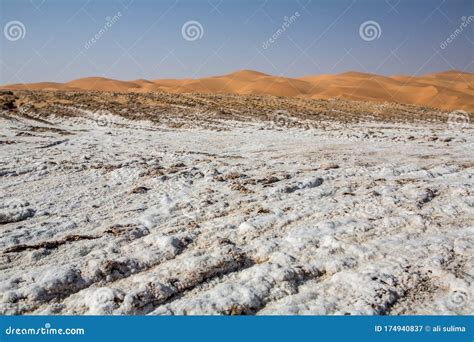 Liwa desert, Abu Dhabi stock image. Image of empty, sandy - 174940837