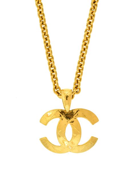 Chanel Vintage Gold Quilted CC Logo Pendant Necklace – Amarcord Vintage ...