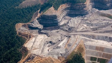 In Appalachia, the coal industry is in collapse, but the mountains aren ...