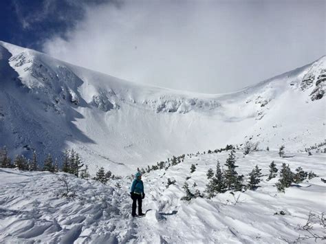 Winter Hikes in NH White Mountains | Escape Camper Vans