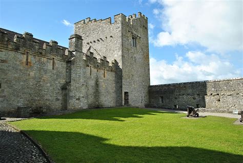 Cahir Castle - History And All The Things You Need To Know - Ireland ...