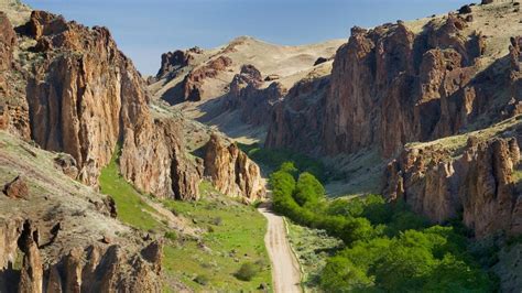 A Hiker’s Guide to the Owyhee Canyonlands - Travel Oregon