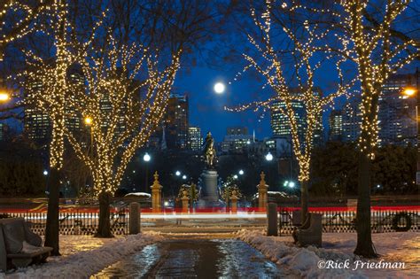 How to Photograph Holiday Lights In The City