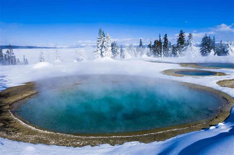 10 Reasons to Visit Yellowstone National Park in Winter