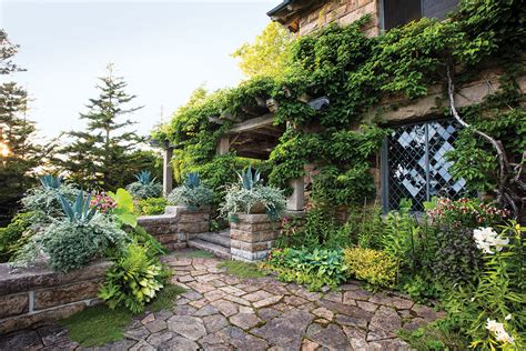 Martha Stewart's Summer Getaway, Skylands - Flower Magazine