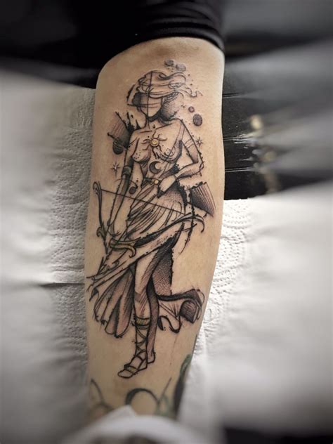 ARTEMIS TATTOOS: Meanings, Tattoo Ideas & Tattoo Designs - TATTOOGOTO