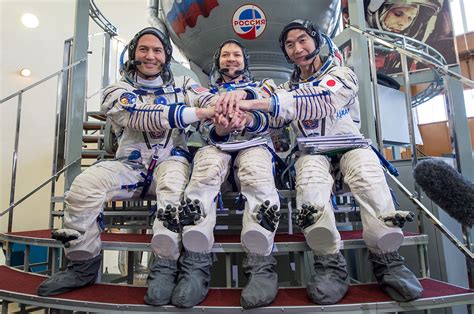 Tale of Two Patches: Soyuz Crew Launching to Station Pays Tribute to ...