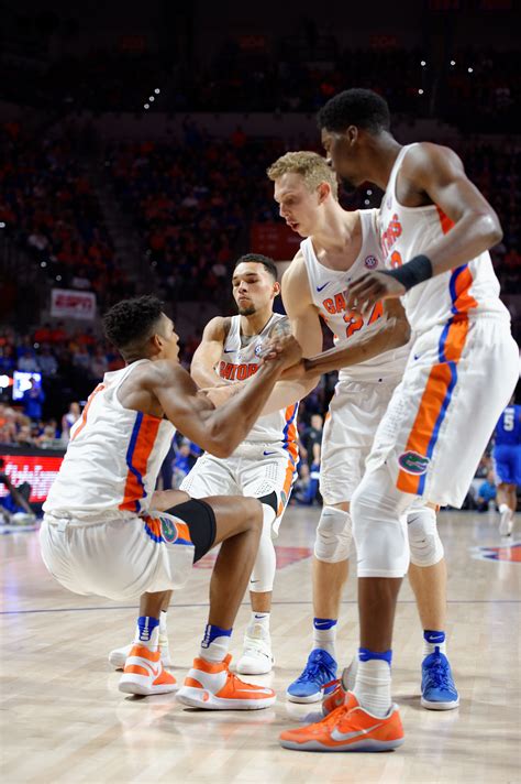 Florida Gators basketball photo gallery from Kentucky game | Gator ...