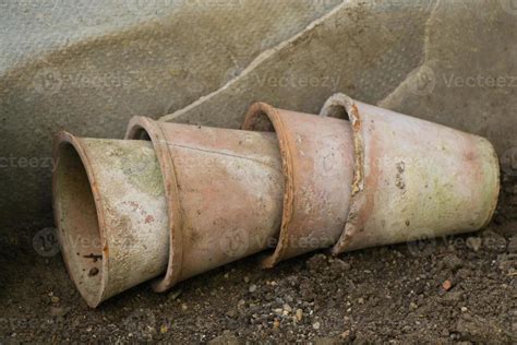 Empty old rustic flower pot 14880121 Stock Photo at Vecteezy