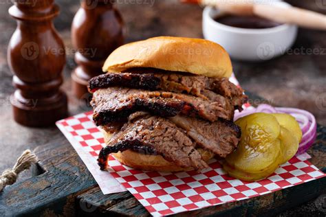 Smoked beef brisket sandwich 15946233 Stock Photo at Vecteezy