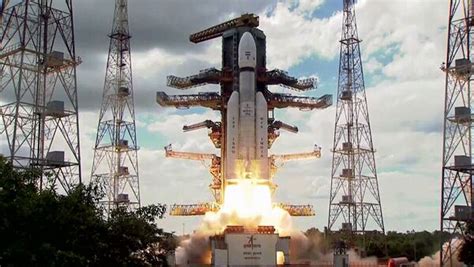 Chandrayaan-3 soars to moon; applause, cheers sweep through ISRO: Watch ...