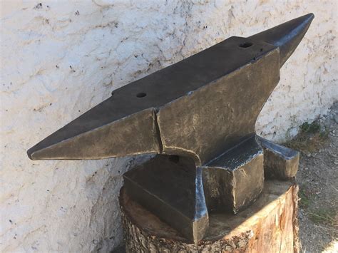 Extra large old blacksmith anvil 491 lbs | Blacksmithing, Anvil, Extra ...