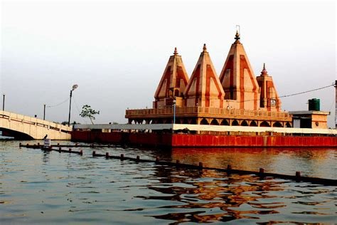 Brahma Sarovar Temple - Kurukshetra: Get the Detail of Brahma Sarovar ...