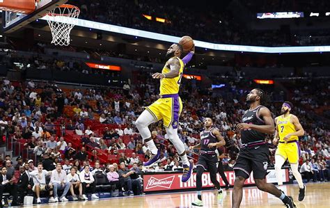 LeBron James Scores 51 Points, Lakers Roll Past Heat 113 97, LeBron ...