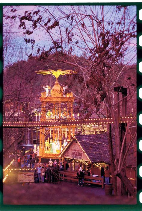 Get a Taste of Christmas at Dollywood | Southern Living