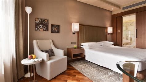 Luxury Accommodation in Delhi, Rooms and Suites at Hyatt Regency Delhi