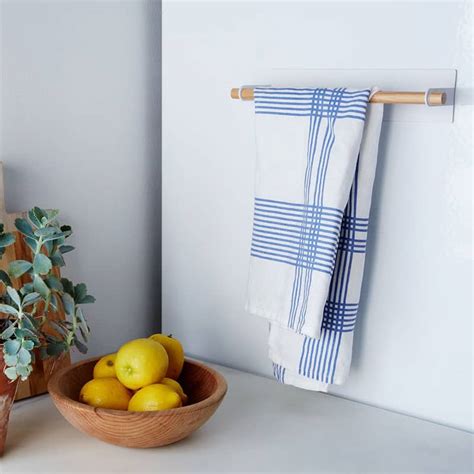 17 Examples Of Towel Holder Make the Most of Your Kitchen