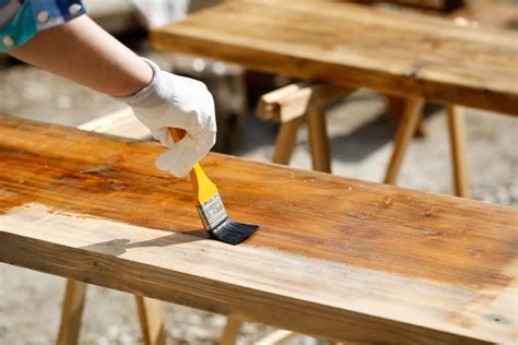 Sanding Sealer vs Polyurethane | SawsHub