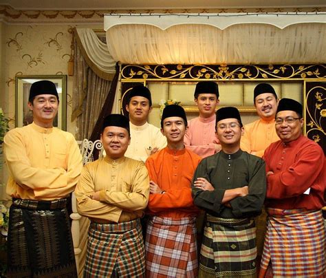 Brunei | Traditional dresses, Singapore costume, Baju melayu