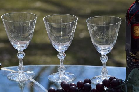 Antique Etched Crystal Wine Glasses - Glass Designs