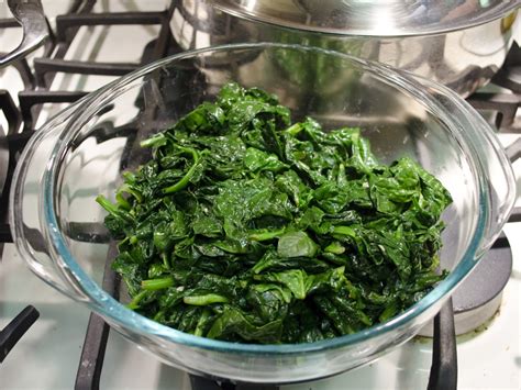 Vegan Family Home Cook: Garlic Wilted Spinach