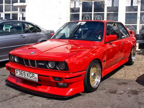 BMW e30 Review: BMW E30 Tuning