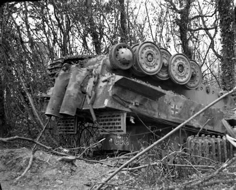 Tanks in Battle of Normandy - Part I in 31 Photographs