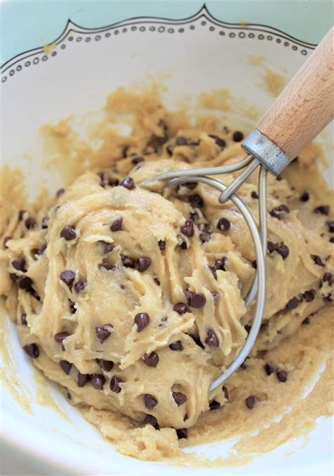 Easy No Butter Chocolate Chip Cookies - The Frugal South