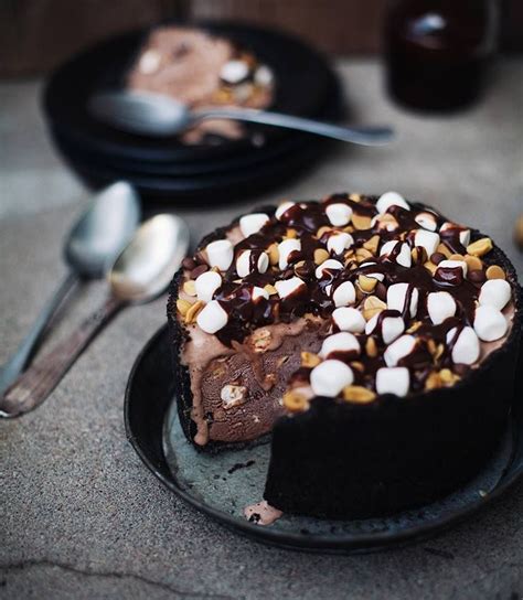 Rocky Road Ice Cream Cake, yummm!!! I wish I had the recipe :( | Cake ...