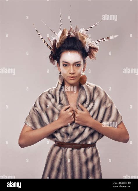 Native american clothing hi-res stock photography and images - Alamy