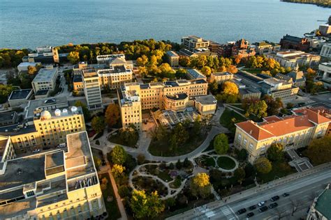 Lab Tour – Stahl Research Group – UW–Madison