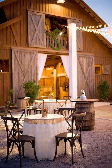 18 Romantic Barn Wedding Decorations See more: http://www ...