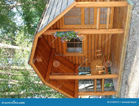 Small wood cabin stock photo. Image of home, vacation - 5752512