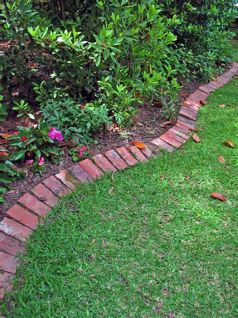 25+ Best Lawn-Edging Ideas and Designs for 2021